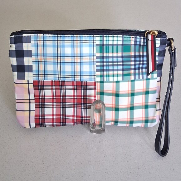 Tommy Hilfiger Plaid Wristlet Zip Case - Picture 3 of 13